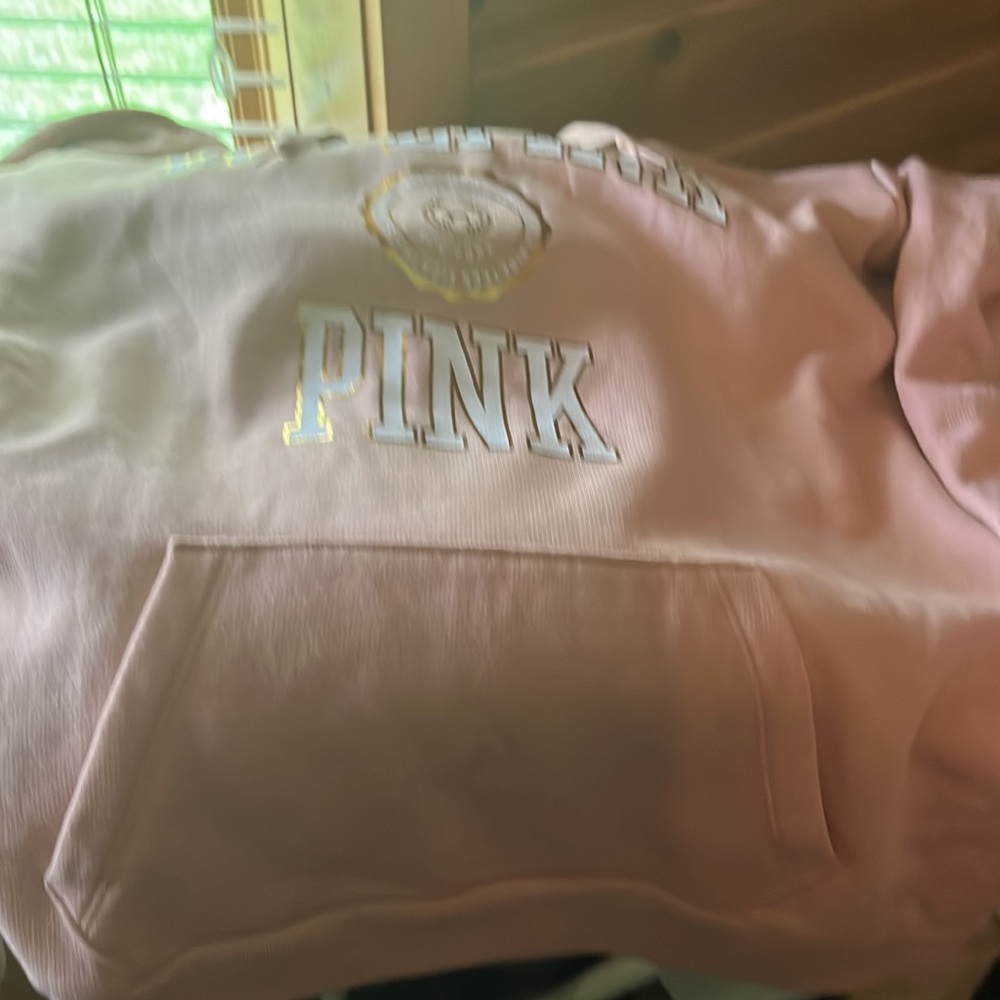 NWT VICTORIAS SECRET PINK HOODIE, SMALL & peach 🍑 in color
